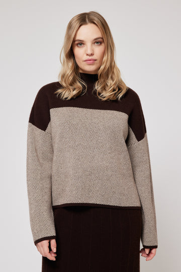 Hi-Neck Sweater - Brown
